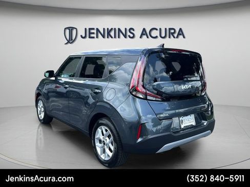 Used 2025 Kia Soul LX w/ LX Technology Package FWD image 5