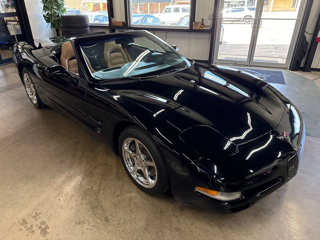 Used 2002 Chevrolet Corvette Convertible w/ Preferred Equipment Group2 RWD image 18