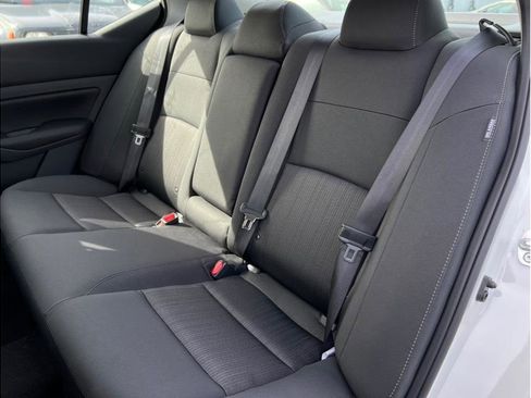 Used 2025 Nissan Altima 2.5 S image 10