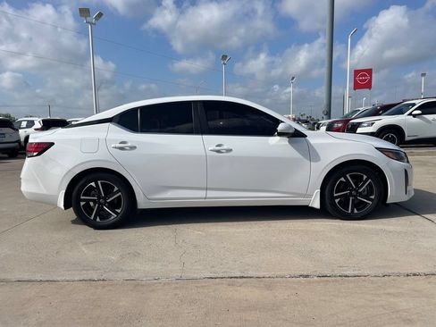 Certified 2024 Nissan Sentra SV FWD image 6