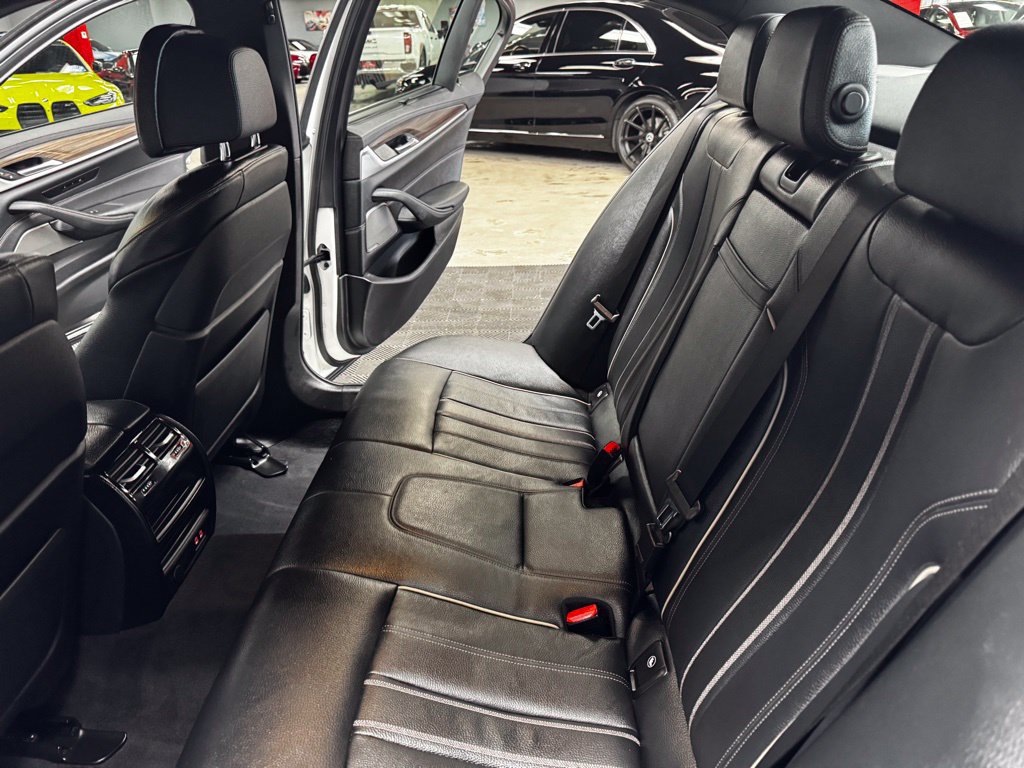 Used 2023 BMW M550i xDrive w/ Executive Package AWD/4WD image 43