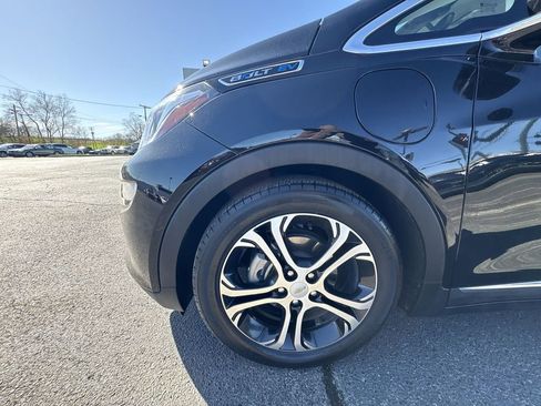 Used 2021 Chevrolet Bolt Premier w/ Infotainment Package image 17