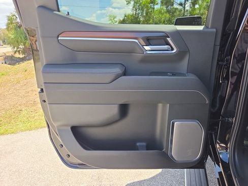 New 2026 GMC Sierra 1500 Denali w/ Denali Reserve Package AWD/4WD image 9