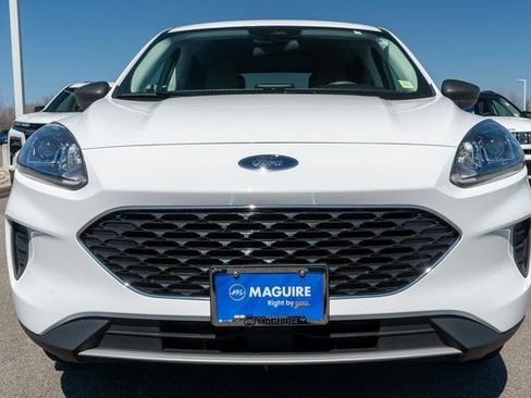 Used 2022 Ford Escape SE image 3