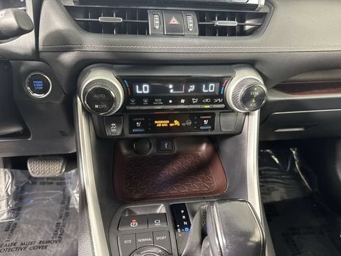 Used 2020 Toyota RAV4 Limited w/ Limited Grade Weather Package AWD/4WD image 10