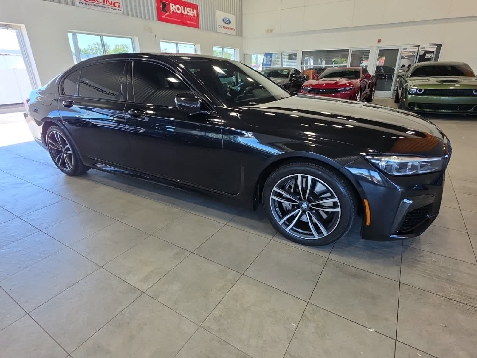 Used 2022 BMW 750i xDrive w/ Executive Package AWD/4WD image 4