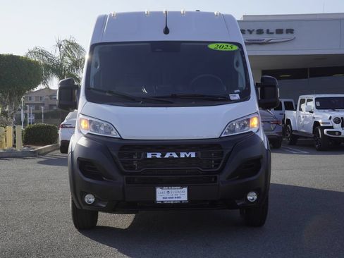 Used 2025 RAM ProMaster 2500 w/ Convenience Group FWD image 8