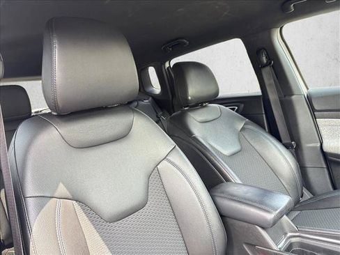 Used 2025 Jeep Compass Latitude AWD/4WD image 24