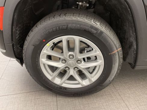 New 2026 Jeep Grand Cherokee L Laredo RWD image 8