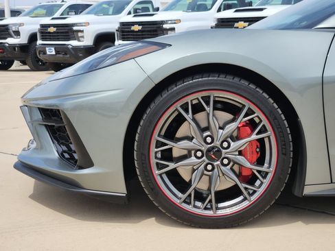 Used 2024 Chevrolet Corvette Stingray Premium Conv w/ Z51 Performance Package RWD image 8