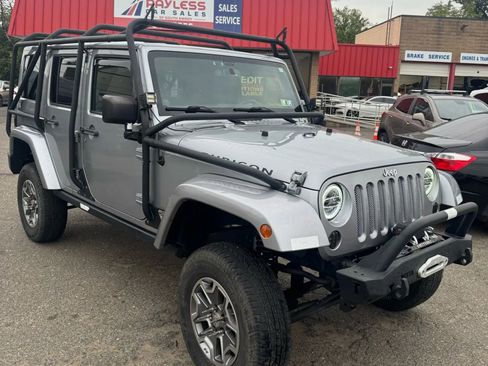Used 2014 Jeep Wrangler Unlimited Rubicon w/ Connectivity Group image 3