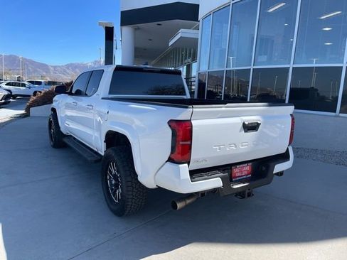 Used 2025 Toyota Tacoma SR5 image 5