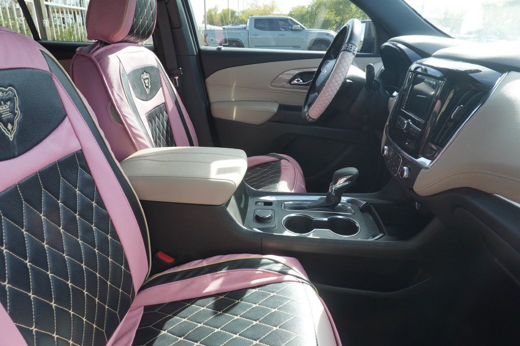 Used 2023 Chevrolet Traverse LS w/ Safety Package FWD image 9