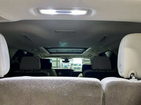 Used 2021 GMC Yukon Denali w/ Denali Ultimate Package AWD/4WD image 5