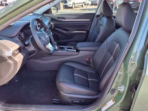 New 2025 Nissan Altima 2.5 SR image 12