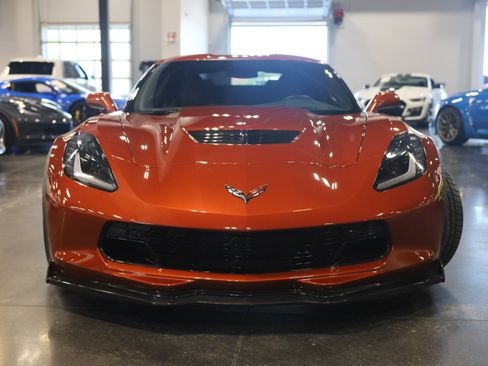Used 2016 Chevrolet Corvette Z06 w/ 3LZ Preferred Equipment Group RWD image 2