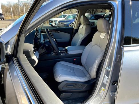 New 2025 Honda Pilot Touring image 11