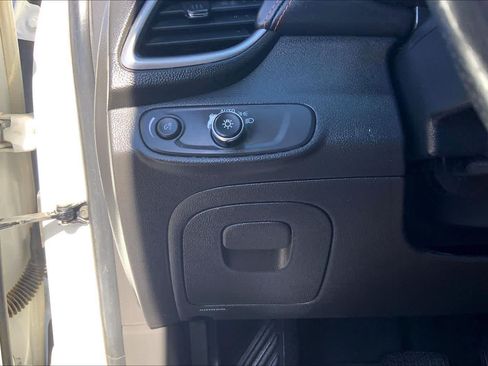 Used 2018 Chevrolet Trax LS FWD image 36