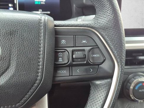 Used 2025 Toyota Tacoma TRD Sport RWD image 5