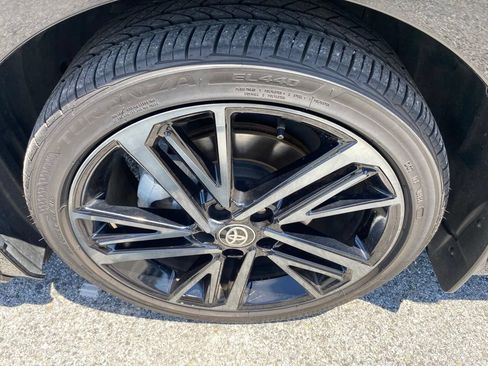 Used 2025 Toyota Camry XSE FWD image 5