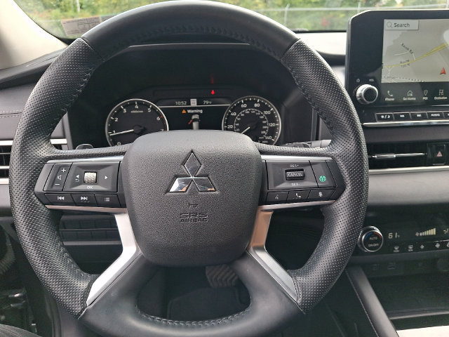 Used 2024 Mitsubishi Outlander AWD image 31
