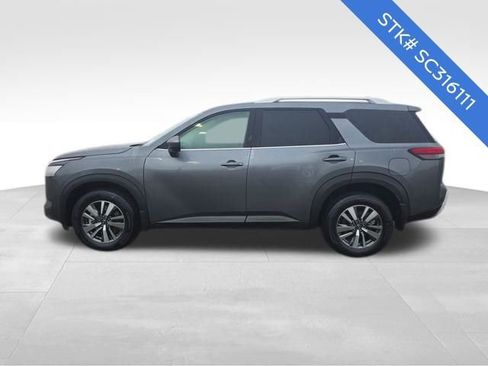New 2025 Nissan Pathfinder SL image 4