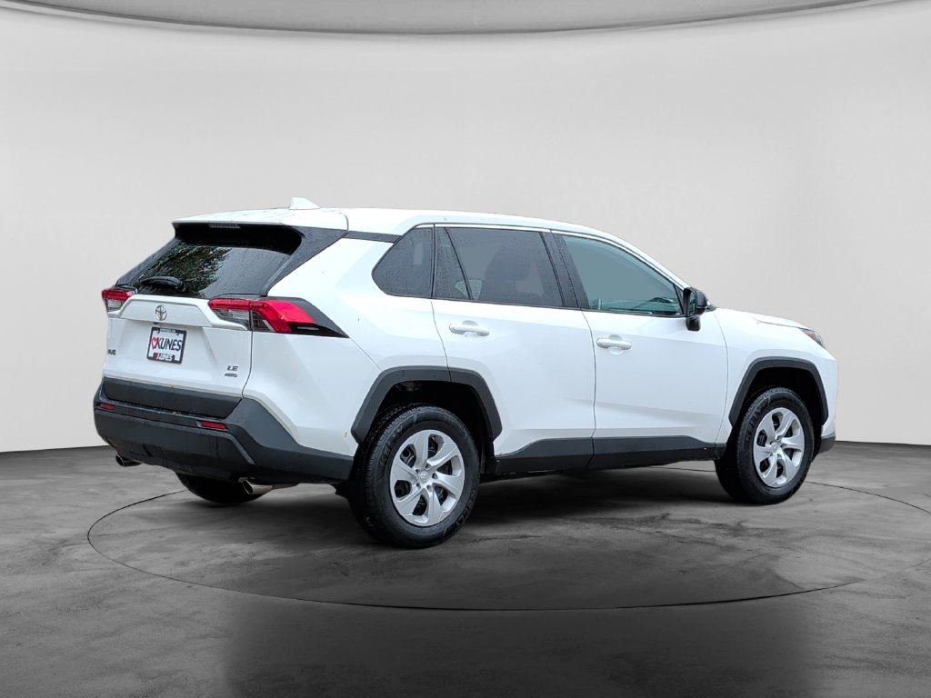 Used 2025 Toyota RAV4 LE AWD/4WD image 7