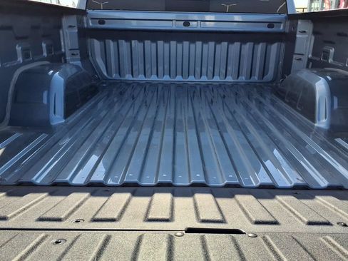 Used 2023 GMC Sierra 1500 SLT RWD image 10