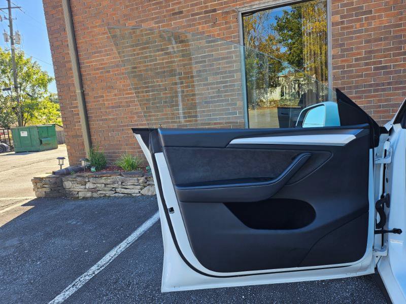 Used 2023 Tesla Model Y AWD image 34