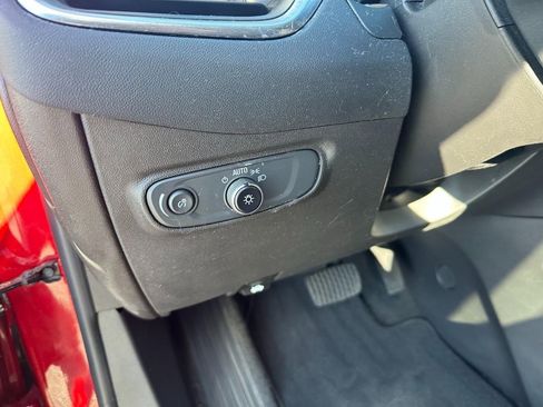Used 2023 Chevrolet Equinox LT FWD image 16