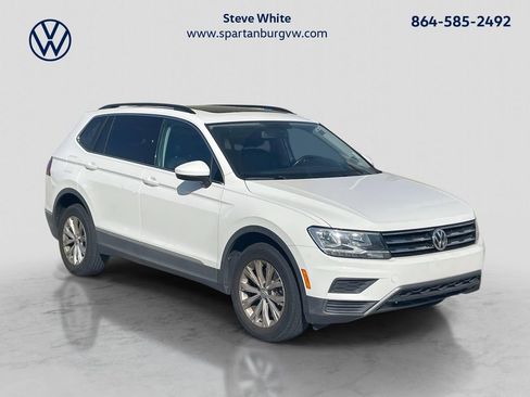 Used 2018 Volkswagen Tiguan SE w/ Panoramic Sunroof Package FWD image 1