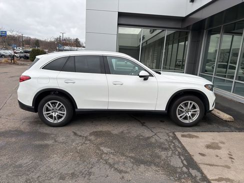Used 2023 Mercedes-Benz GLC 300 4MATIC image 3