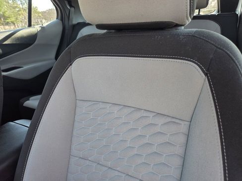 Used 2019 Chevrolet Equinox LS image 14