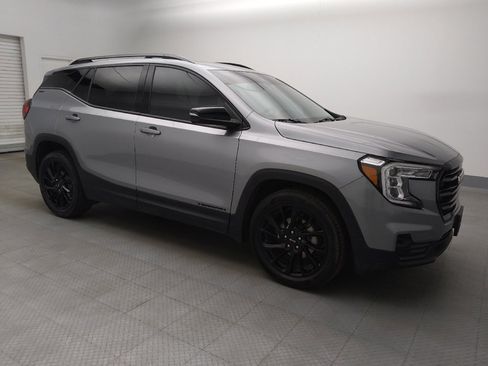 Used 2023 GMC Terrain SLT w/ Elevation Edition image 11