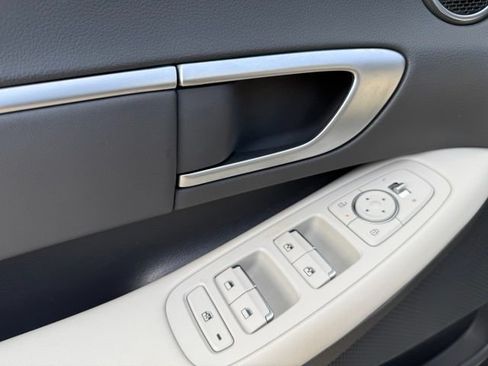 Used 2025 Hyundai Sonata SEL FWD image 13