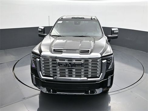 New 2026 GMC Sierra 3500 Denali w/ Denali Reserve Package image 14