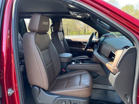 Certified 2025 Chevrolet Suburban High Country image 57