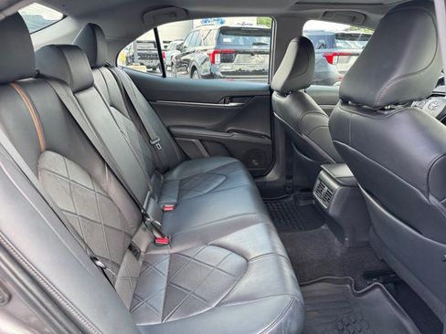 Used 2019 Toyota Camry XLE FWD image 18