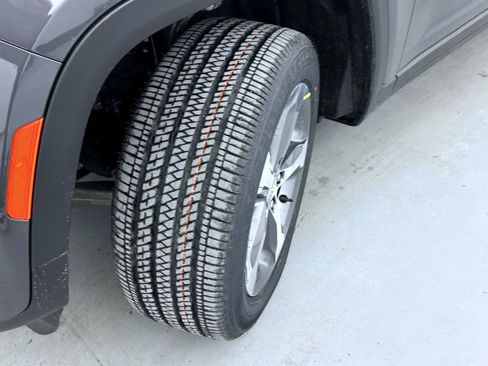 New 2026 Jeep Grand Cherokee L Limited image 25