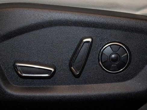 Used 2018 Ford Explorer Platinum image 24