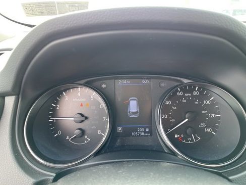 Used 2018 Nissan Rogue SV w/ Premium Package image 13