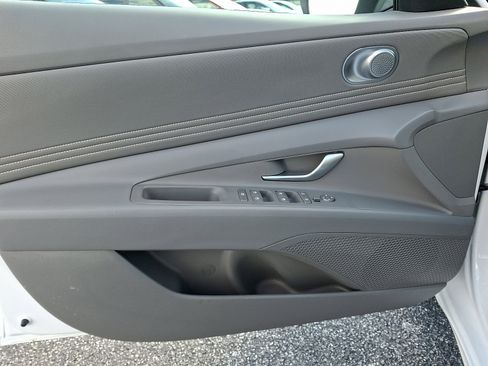 Certified 2025 Hyundai Elantra Sport image 12