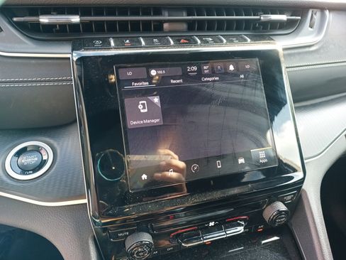 Certified 2024 Jeep Grand Cherokee Laredo X image 14