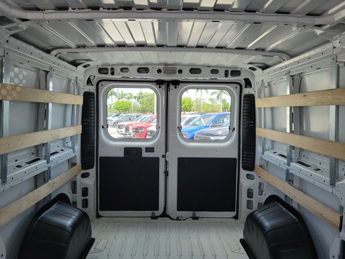 Used 2025 RAM ProMaster 2500 w/ U-Haul Equipment Group FWD image 13