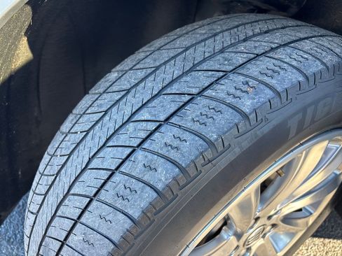 Used 2019 Buick Envision Essence image 12