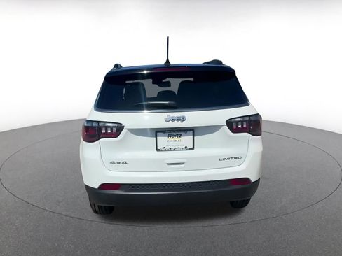 Used 2025 Jeep Compass Limited image 12