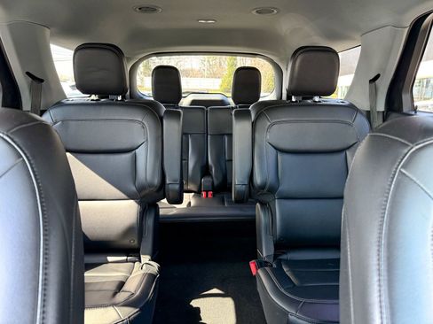 Used 2023 Ford Explorer XLT w/ Equipment Group 202A image 13
