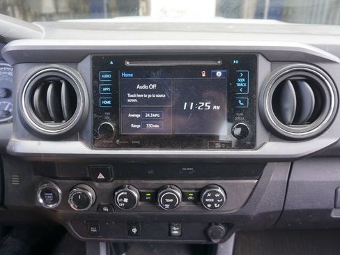 Used 2019 Toyota Tacoma TRD Sport AWD/4WD image 6