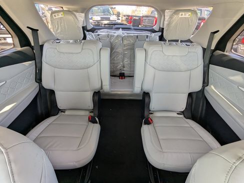 New 2026 Ford Explorer Platinum image 17