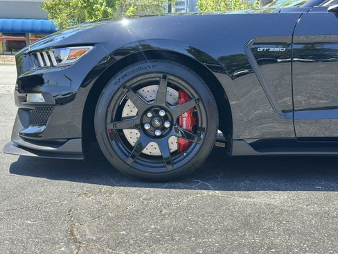 Used 2018 Ford Mustang Shelby GT350R w/ GT350R Equipment Group 920A RWD image 12